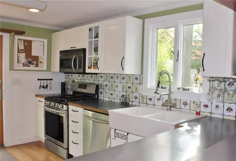 38 Natick Ave, Warwick, RI 02886 photo 10