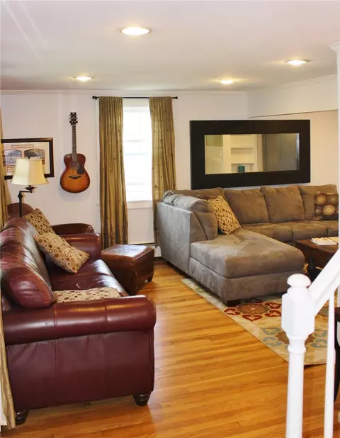 38 Natick Ave, Warwick, RI 02886 photo 3
