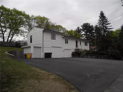 8 Powhatan Ave, Coventry, RI 02816 photo 1