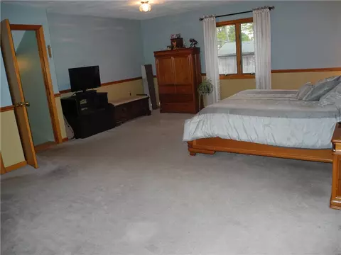 8 Powhatan Ave, Coventry, RI 02816 photo 10