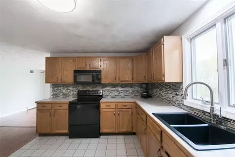 161 Spring Water Dr, Woonsocket, RI 02895 photo 6
