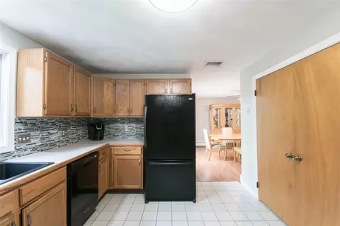 161 Spring Water Dr, Woonsocket, RI 02895 photo 5