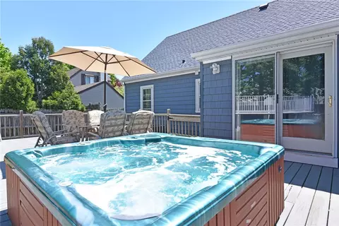 94 Harmony Ct, Warwick, RI 02889 photo 10