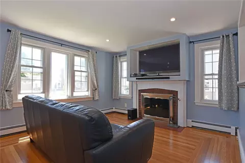 94 Harmony Ct, Warwick, RI 02889 photo 4