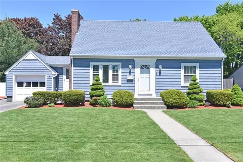 94 Harmony Ct, Warwick, RI 02889 photo 2