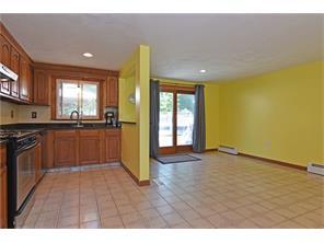 94 Harmony Ct, Warwick, RI 02889 photo 8