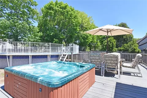 94 Harmony Ct, Warwick, RI 02889 photo 9