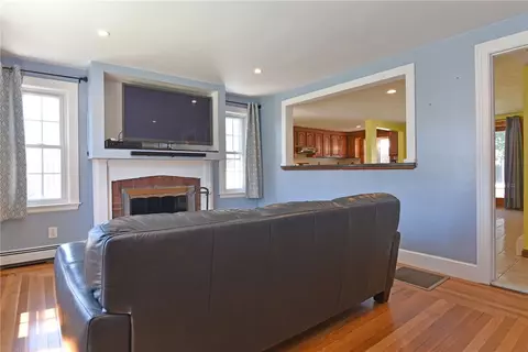94 Harmony Ct, Warwick, RI 02889 photo 6