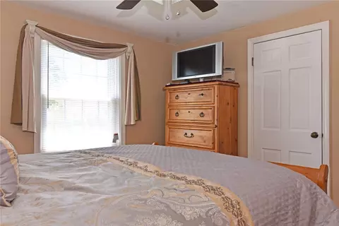 94 Harmony Ct, Warwick, RI 02889 photo 15