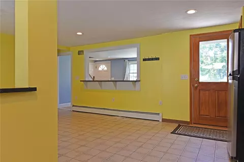 94 Harmony Ct, Warwick, RI 02889 photo 12