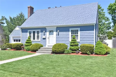 94 Harmony Ct, Warwick, RI 02889 photo 3