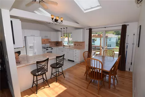 86 Oberlin Dr, Warwick, RI 02886 photo 6