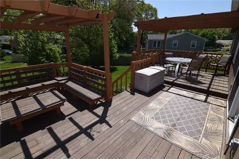 86 Oberlin Dr, Warwick, RI 02886 photo 4