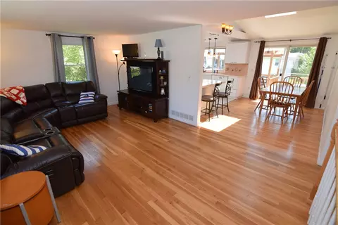 86 Oberlin Dr, Warwick, RI 02886 photo 10