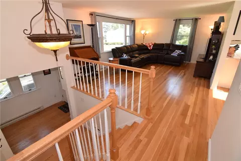 86 Oberlin Dr, Warwick, RI 02886 photo 11