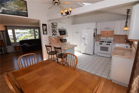 86 Oberlin Dr, Warwick, RI 02886 photo 9