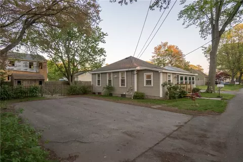 96 Ryan Ave, Warwick, RI 02889 photo 5