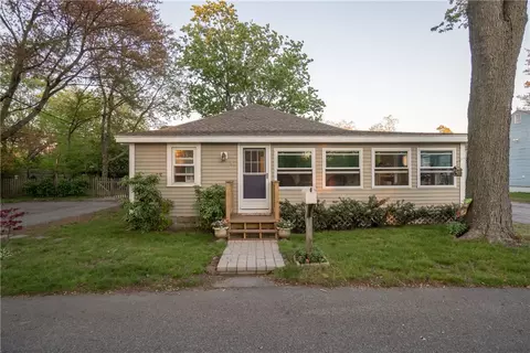 96 Ryan Ave, Warwick, RI 02889 photo 2