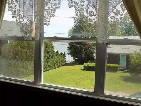 31 Everett Ave, Bristol, RI 02809 photo 14