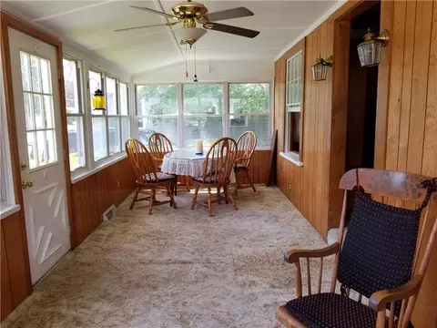 31 Everett Ave, Bristol, RI 02809 photo 3