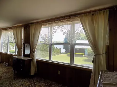 31 Everett Ave, Bristol, RI 02809 photo 24