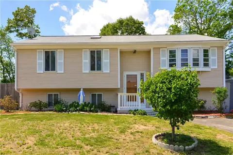 23 Jonathan Ct, Warwick, RI 02888 photo 9