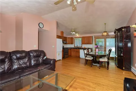 23 Jonathan Ct, Warwick, RI 02888 photo 17