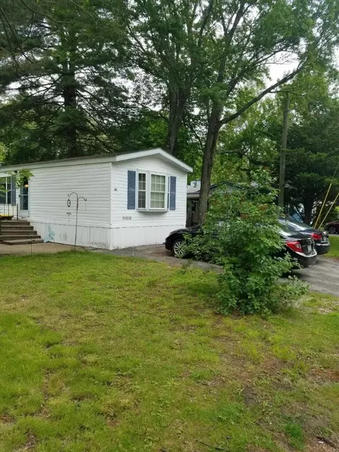 41 Maplewood Dr, Mapleville, RI 02839 photo 2