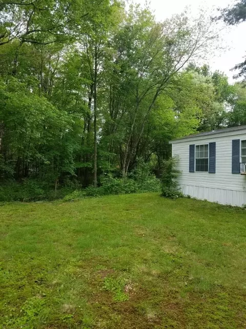 41 Maplewood Dr, Mapleville, RI 02839 photo 3