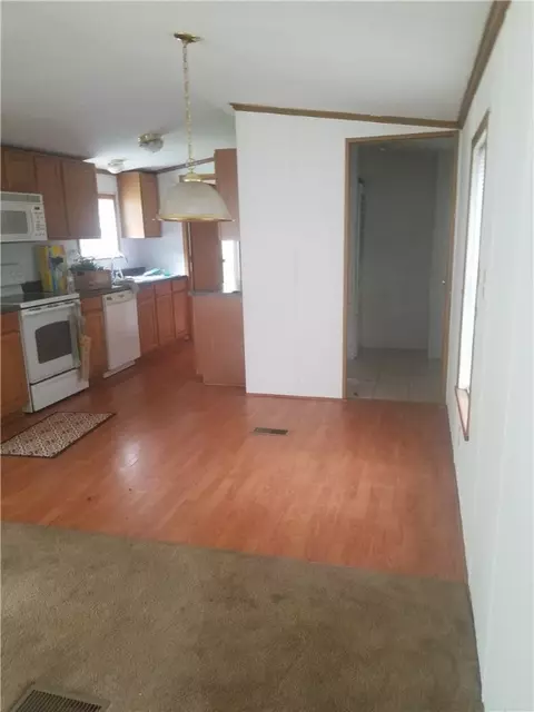 41 Maplewood Dr, Mapleville, RI 02839 photo 5