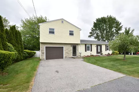 89 Woodhaven Rd, Woonsocket, RI 02895 photo 3