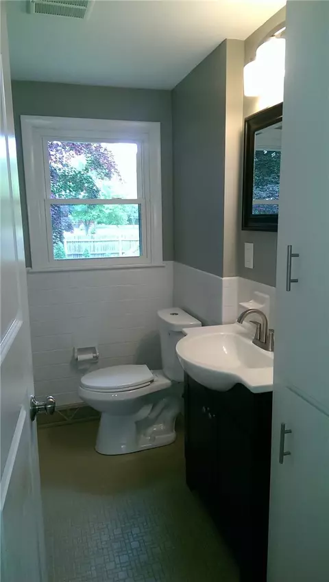 98 Grassy Plain Rd, East Providence, RI 02915 photo 9