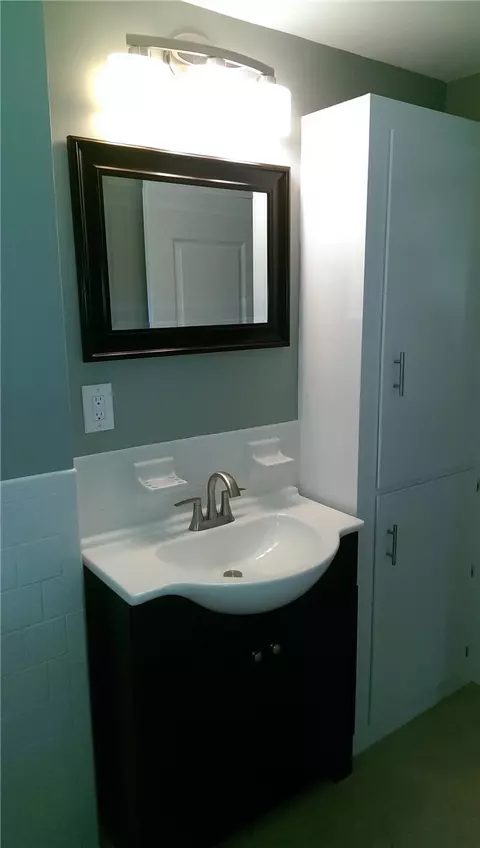 98 Grassy Plain Rd, East Providence, RI 02915 photo 8