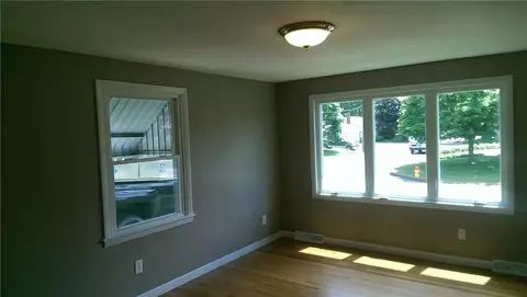 98 Grassy Plain Rd, East Providence, RI 02915 photo 4