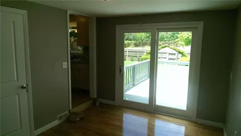 98 Grassy Plain Rd, East Providence, RI 02915 photo 5