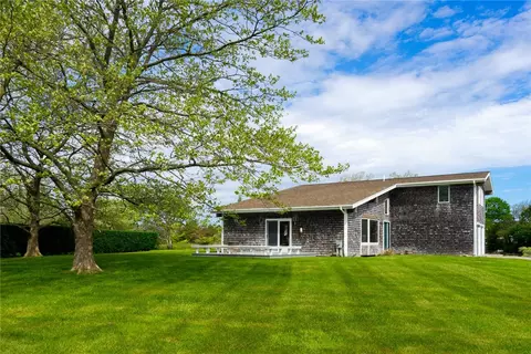 21 Side Rd, Little Compton, RI 02837 photo 1