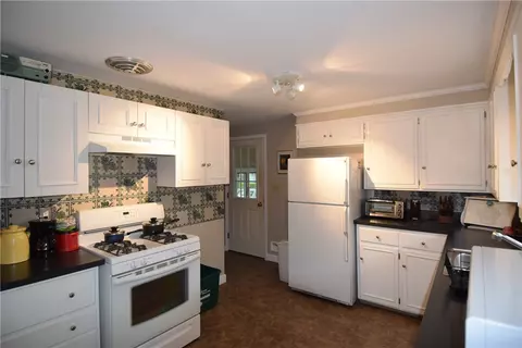 86 Nimitz Rd, Woonsocket, RI 02895 photo 7