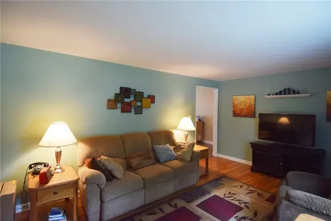 86 Nimitz Rd, Woonsocket, RI 02895 photo 4