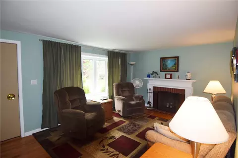 86 Nimitz Rd, Woonsocket, RI 02895 photo 2
