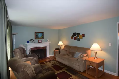 86 Nimitz Rd, Woonsocket, RI 02895 photo 3