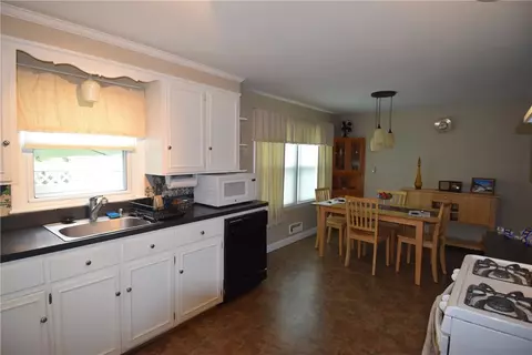 86 Nimitz Rd, Woonsocket, RI 02895 photo 6