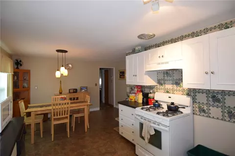 86 Nimitz Rd, Woonsocket, RI 02895 photo 9
