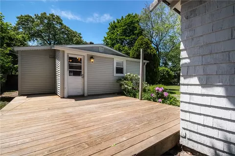 52 Hawksley Ave, Warwick, RI 02889 photo 4