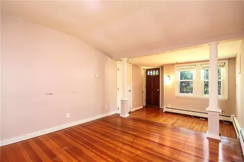 52 Hawksley Ave, Warwick, RI 02889 photo 9