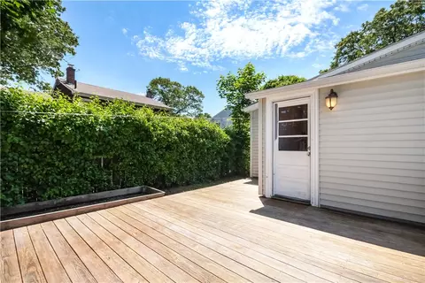 52 Hawksley Ave, Warwick, RI 02889 photo 5