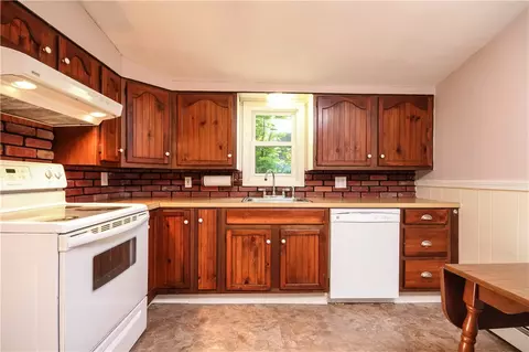 52 Hawksley Ave, Warwick, RI 02889 photo 11