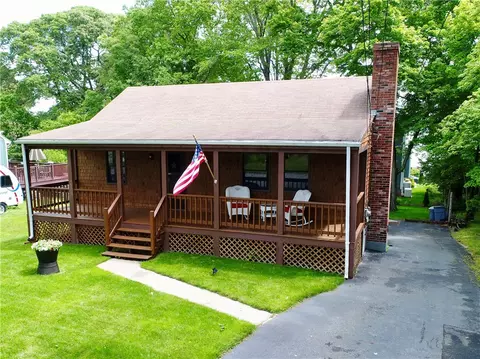 12 Cedar Dr, Bristol, RI 02809 photo 1
