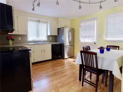 12 Cedar Dr, Bristol, RI 02809 photo 3