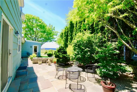 19 Knowles Ave, Westerly, RI 02891 photo 8