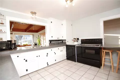 19 Knowles Ave, Westerly, RI 02891 photo 16